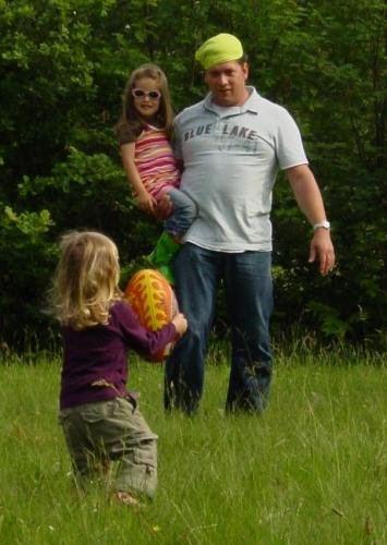 richard met nichtjes Robyn en Nikki